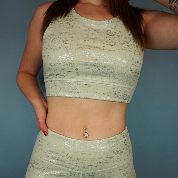 Light mint sports bra with gold foil pattern - Picture 2 of 3